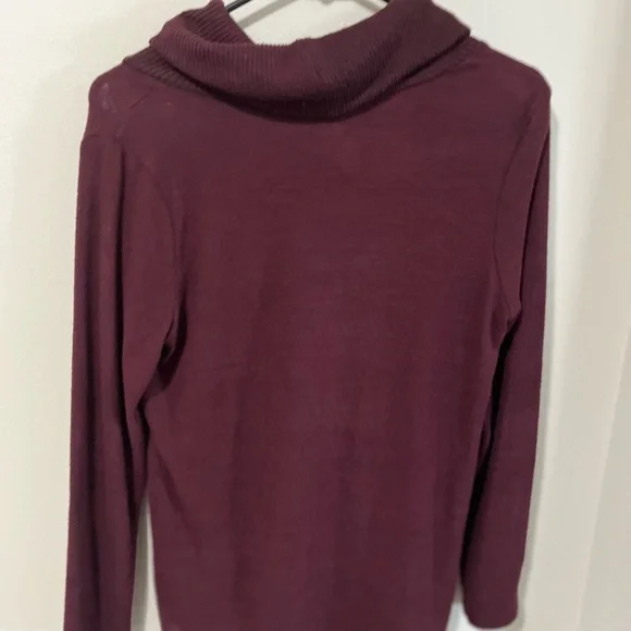 NWT Cozy Burgundy Sweater -Medium - Picture 5 of 5